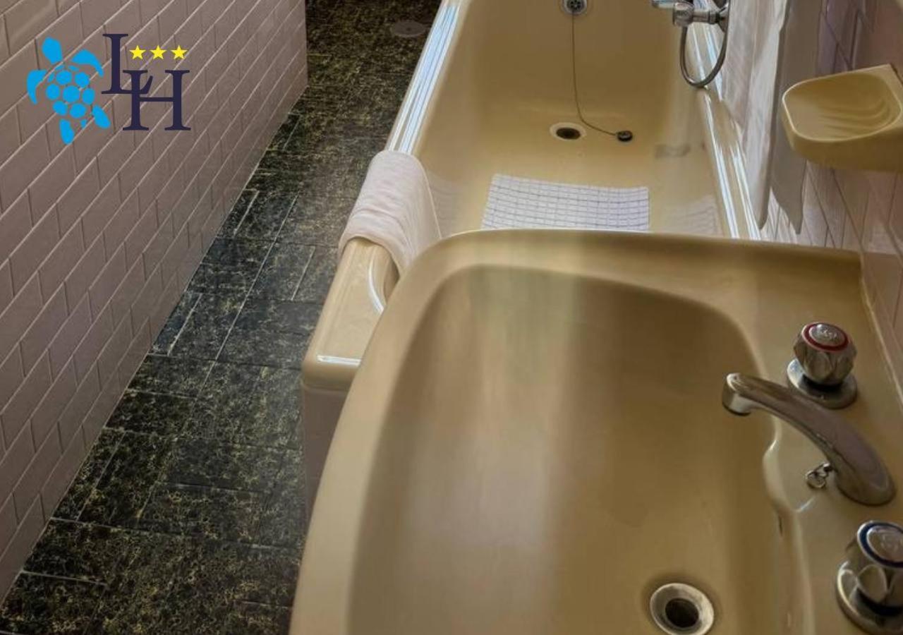Hotel Lora Bordighera Zimmer foto